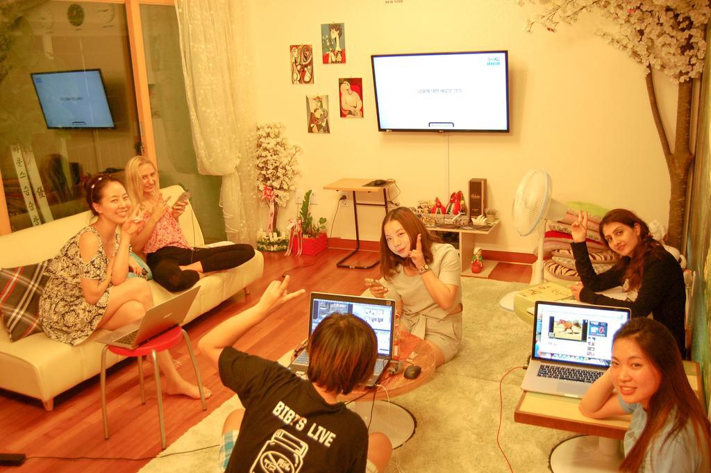 Bounce Hongdae Guest house