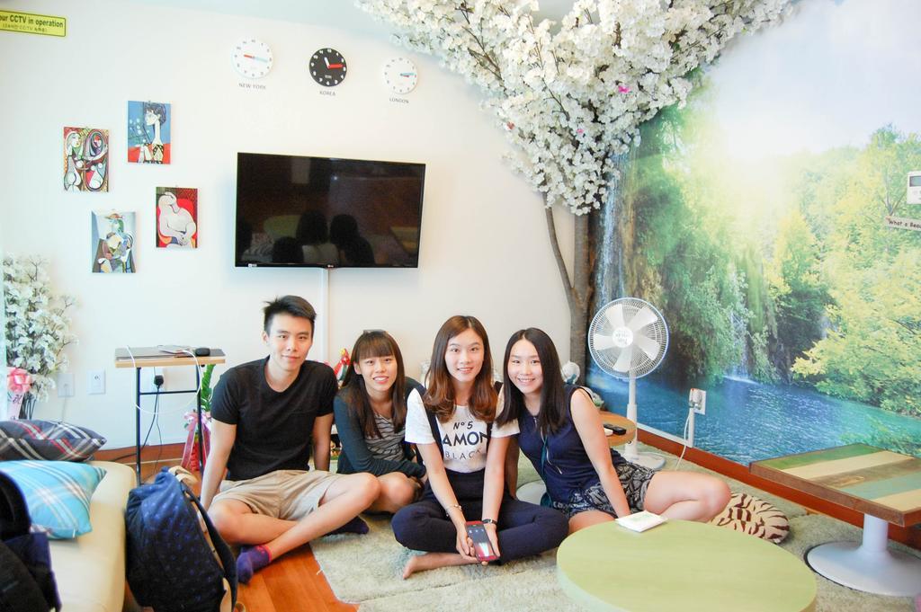 Bounce Hongdae Guest house *